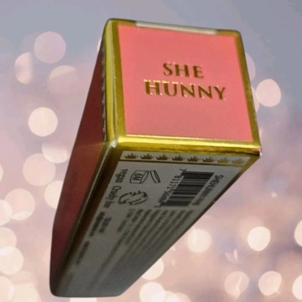 F.A.R.A.H Creamy Malai Blush Stick - SHE HUNNY (Peachy Pink)